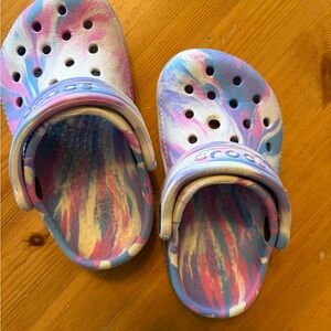 CROCS Kids' Colorful Tie-Dye Sandals